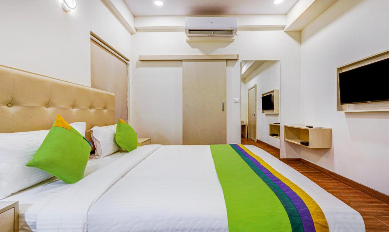 Treebo Galaxy Suites Mathikere Bangalore Esterno foto