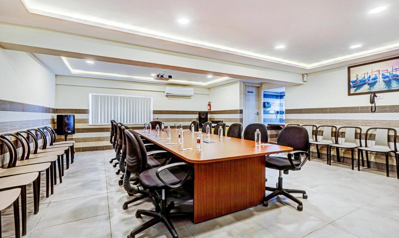 Treebo Galaxy Suites Mathikere Bangalore Esterno foto
